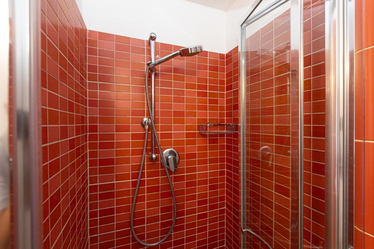 Amazing Via Del Babuino - Piazza Del Popolo Apartment Rom