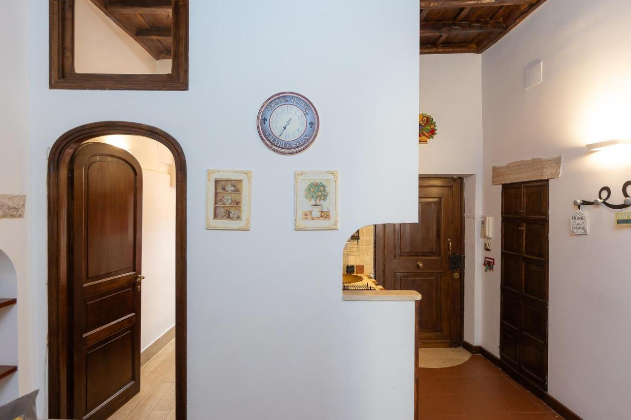 Amazing Via Del Babuino - Piazza Del Popolo Apartment Rom