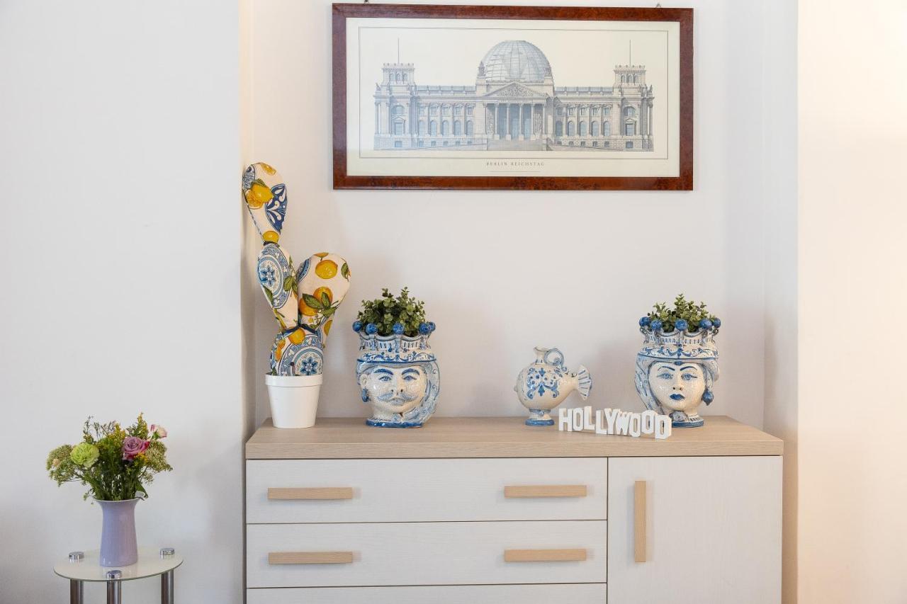 Amazing Via Del Babuino - Piazza Del Popolo Apartment Rom